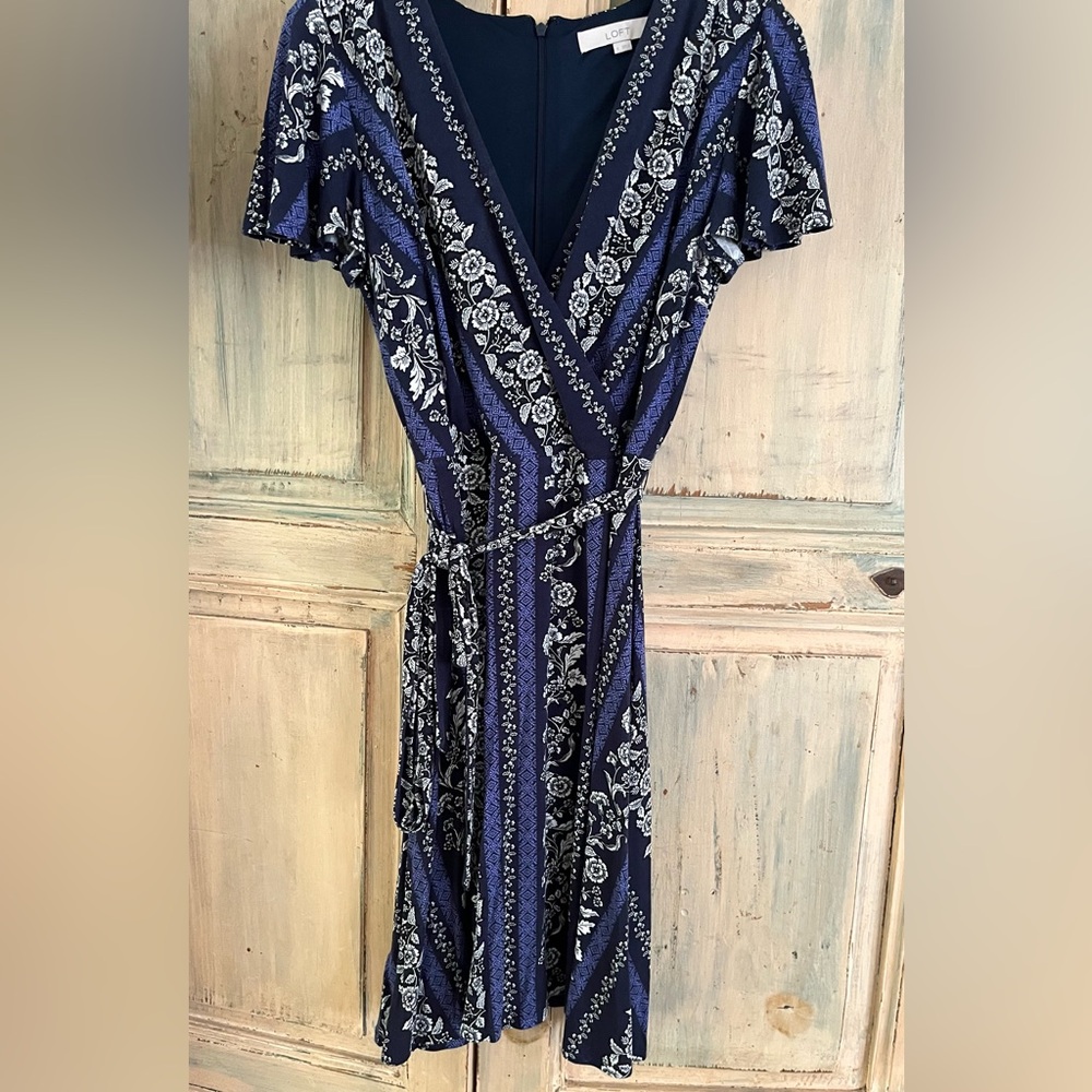 LOFT Navy and White Floral Maxi Dress Size 6